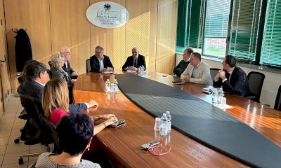 Marco Gallo in visita alla sede di Ascom Bra per discutere di servizi e programmazione territoriale