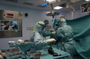 Al Regina Montis Regalis ortopedici da tutto il Piemonte per un corso sulla chirurgia del ginocchio