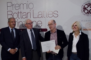 Laurent Mauvignier con 'Intorno al mondo' vince il Premio Bottari Lattes Grinzane 2017