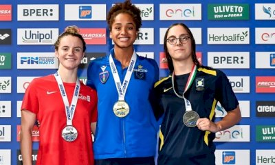 Nuoto: super Sara Curtis è d'oro a Riccione