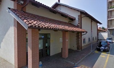 Mail art call: nella biblioteca di Moretta l’arte viaggia su cartolina