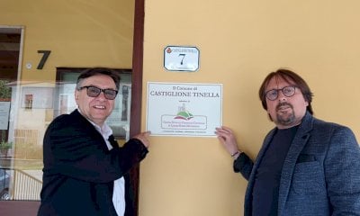 Castiglione Tinella riceve la targa che identifica il centro studi sul paesaggio