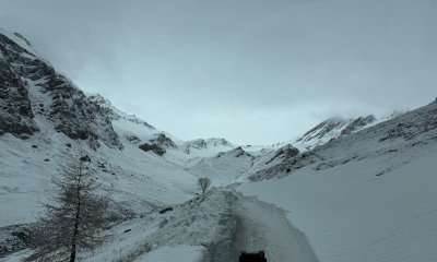 Prosegue lo sgombero della neve sul Colle dell'Agnello