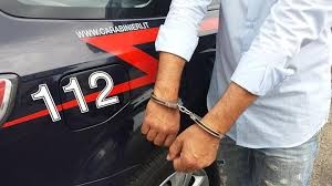 Aggredì e derubò un cinese a Bagnolo Piemonte, arrestato dai Carabinieri