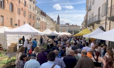 Visitatori conquistati dai colori e dai profumi di “QuintEssenza” a Savigliano