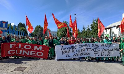 Oltre duecento operai in sciopero alla Merlo: 