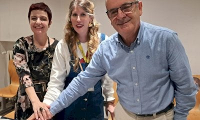 I bambini di Mondovì all’Ufficio Postale per “Sua Maestà il Francobollo”