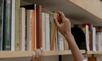 Dronero, nuova postazione digitale nella biblioteca occitana di Espaci Occitan