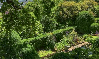 Un giorno a Revello tra il giardino Pejrone e un libro di montagna