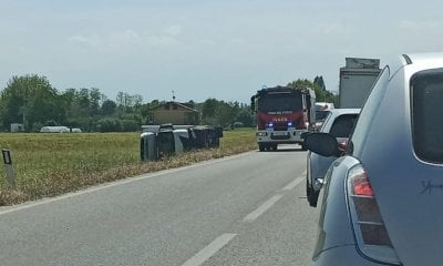 Incidente tra Roata Rossi e San Chiaffredo, camion ribaltato