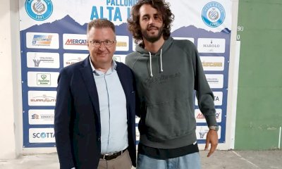 Gianmarco Tamberi ospite d'eccezione per la partita di pallapugno tra Alta Langa e Subalcuneo