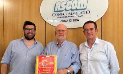 Vetrine giallorosse per celebrare la promozione in C del Bra