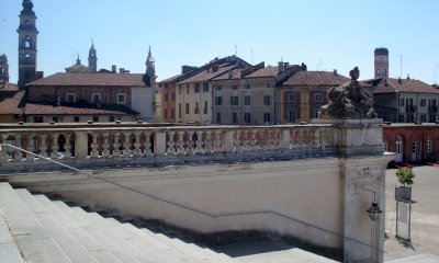 Racconigi, 10 anni di #racconigibelladascoprire: visite guidate tra città e Castello Reale per festeggiare