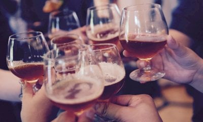 Botte da orbi dopo le avances al ristorante, finiscono a processo in quattro