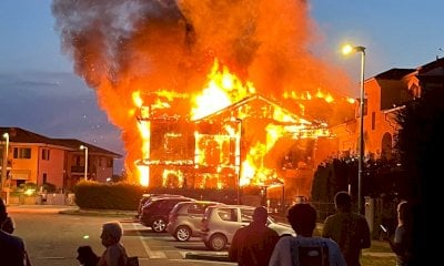 Le fiamme avvolgono l’intero edificio, paura a Cherasco