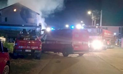 Spento nella notte l'incendio di Cherasco: nessuna persona coinvolta