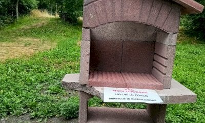 Vandalizzati i nuovi barbecue a Casteldelfino: “Ma l’inaugurazione ci sarà”