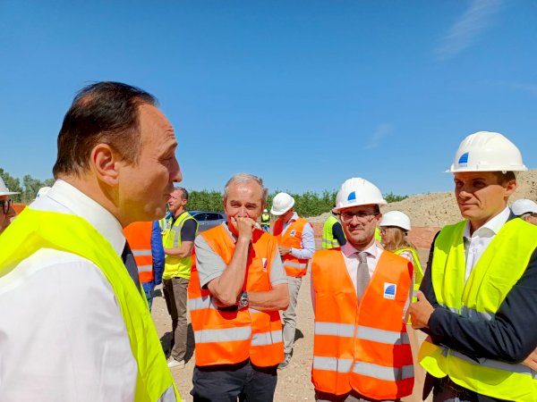 Il presidente della Regione con i sindaci di Alba, Bra e Guarene