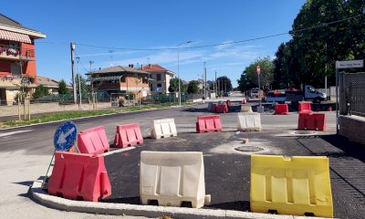 Cuneo, proseguono i lavori davanti alle scuole medie di Borgo San Giuseppe