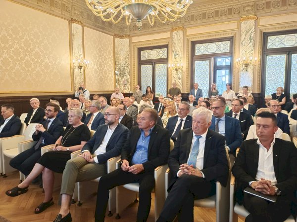 La platea in Camera di Commercio