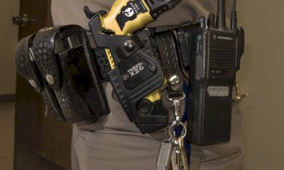 Taser ai vigili, tre avvocati rispondono a Cuneo Possibile: “Non si ignorino le regole di utilizzo”