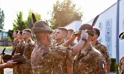 Consegna del cappello alpino ai nuovi guastatori del 32° reggimento di Fossano