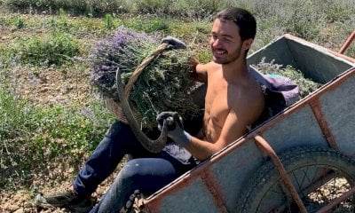 L’ultimo saluto a Gioele Fortina, il ragazzo che amava la bellezza dei fiori e delle montagne