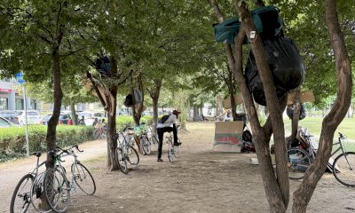 Rissa nell’accampamento degli stagionali a Saluzzo. FdI: “È chiara conseguenza dell’incuria”