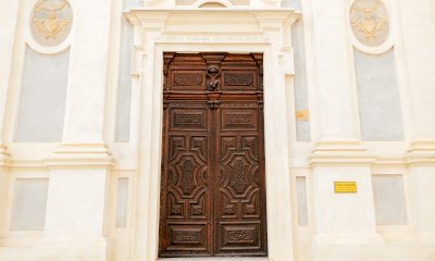 Un nuovo appuntamento con Cherasco Walking Tour alla scoperta di portoni e batacchi