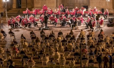 Le bande musicali di Ceva e Mondovì in concerto nel giardino del castello di Mombasiglio