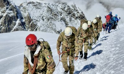 Gli Alpini della Taurinense a scuola di alpinismo in alta quota