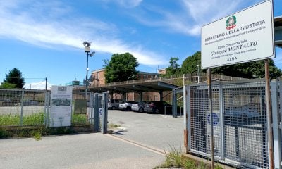 Il detenuto si infuria, la videosorveglianza del carcere finisce ko