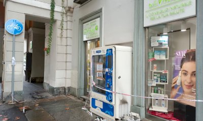 Cuneo, a fuoco nella notte il distributore automatico della Farmacia Vivalda