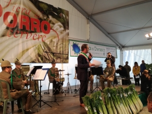 Inaugurata la Fiera del Porro di Cervere
