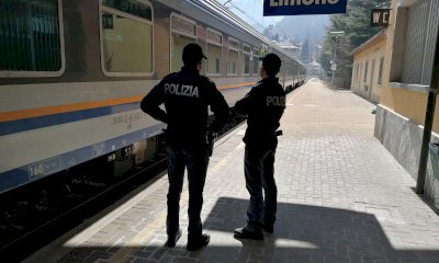 Sottoposto a misura cautelare in una struttura sanitaria, evade e fugge in treno: fermato a Limone