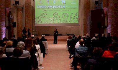 Il “Cuneo Archeofilm” torna in San Francesco tra proiezioni preserali e aperitivo nel chiostro