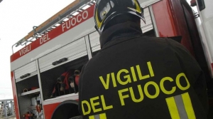 Incendio in un palazzo di via Fiume ad Alba