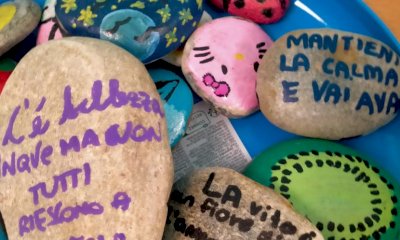 Sassi colorati sparsi per Savigliano: li ha realizzati il Centro diurno socio-riabilitativo “L'approdo”