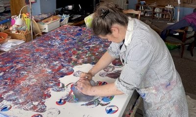 “I colori di Muriel”: si apre la mostra nell’alto centro storico di Saluzzo