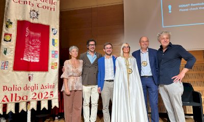 Alba, svelato il drappo del Palio 2025 di Enzo Mastrangelo nella giornata inaugurale del folclore