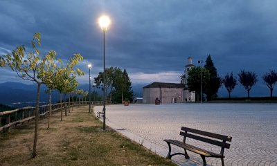 Rocca Cigliè, illuminazione artistica in piazza Balcone di Langa