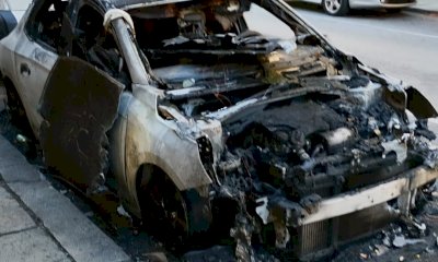 Auto incendiata in via Meucci, Mallone (FdI): “Clima di degrado e insicurezza”
