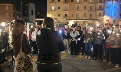 “Luci sulla Palestina”, flash mob davanti agli ospedali di Cuneo e Verduno