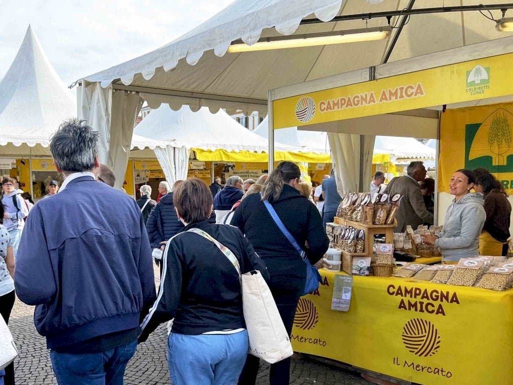 Coldiretti Cuneo porta alla Fiera del Marrone l'enoteca "The Green Experience"