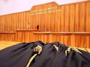 Condannato a sette anni per sfruttamento della prostituzione, ma il reato è prescritto