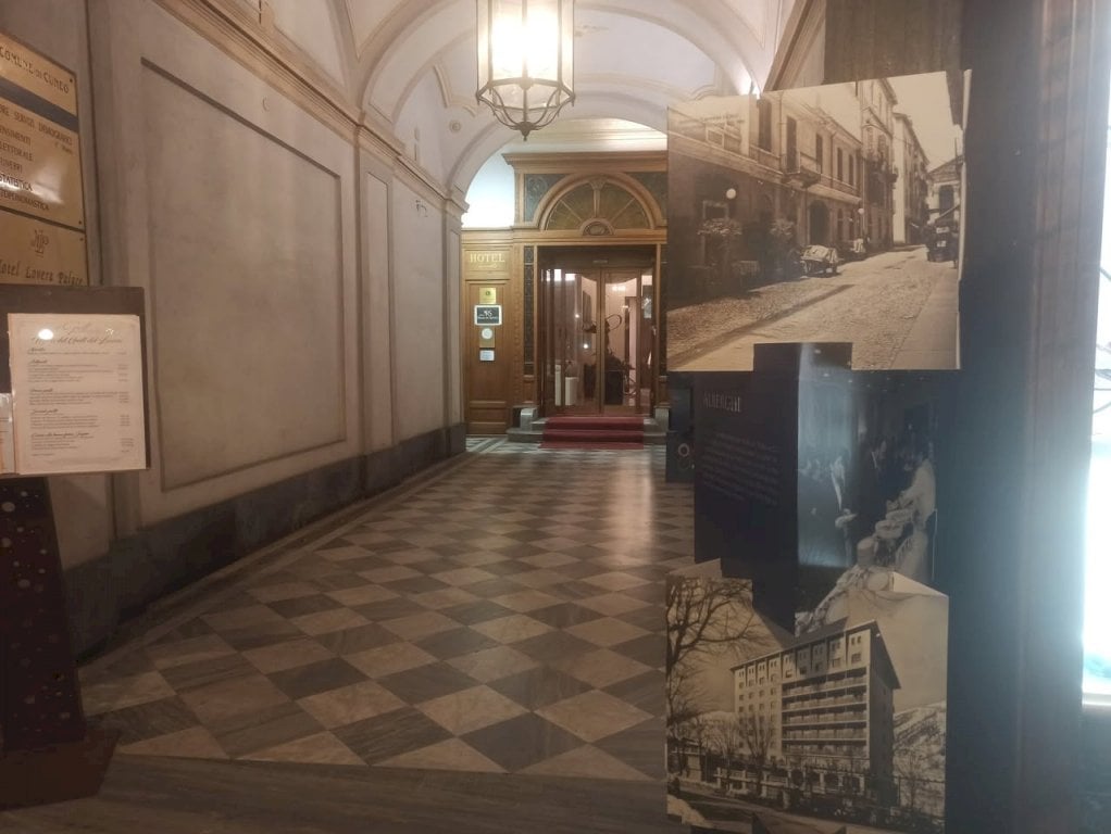 La storia del commercio cuneese raccontata per immagini: inaugurata la mostra diffusa di Confcommercio