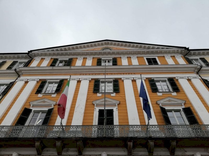 Il Rotary Club Cuneo 1925 illumina il tribunale per la Giornata Mondiale della Polio