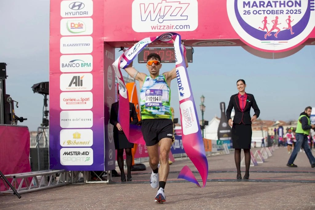 Il cuneese Marcello Panzone ha vinto la mezza maratona di Venezia