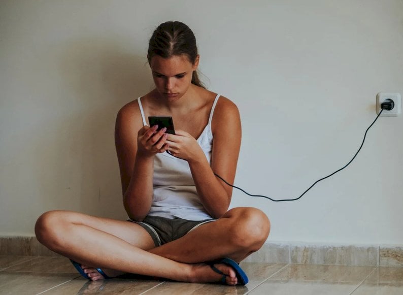 Quando il digitale diventa una dipendenza: se ne parla a Roccavione