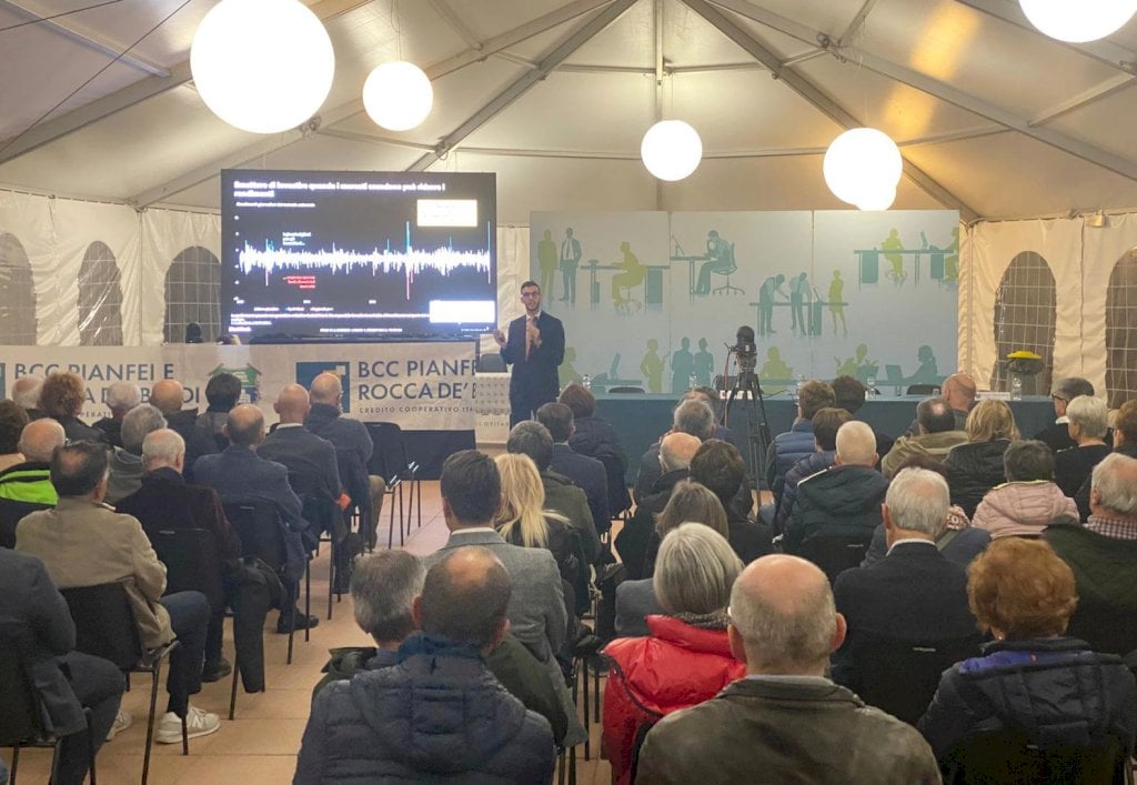 Rocca de’ Baldi, grande partecipazione all'incontro sull'intelligenza artificiale promosso dalla Bcc Pianfei